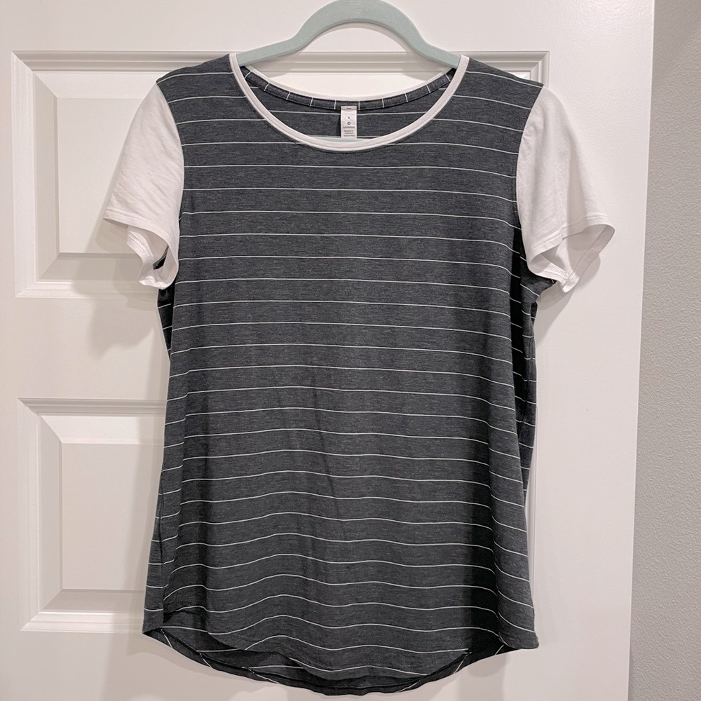 Lululemon T-Shirt - Grey/White Stripe